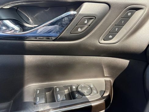 Used 2021 GMC Acadia AT4 w/ Technology Package AWD/4WD image 11