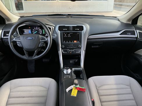 Used 2019 Ford Fusion S image 4