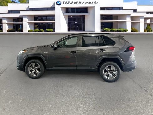 Used 2022 Toyota RAV4 XLE AWD/4WD image 8