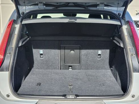 Certified 2025 Volvo XC40 B5 Plus image 17