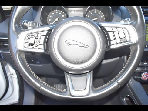 Used 2019 Jaguar F-PACE Prestige AWD/4WD image 13