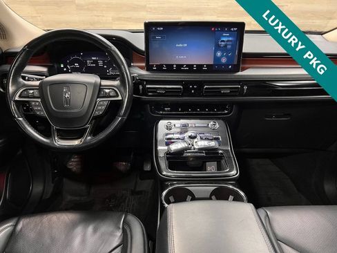 Used 2023 Lincoln Nautilus Reserve w/ Luxury Package AWD/4WD image 2