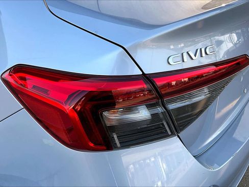 Certified 2022 Honda Civic EX image 27