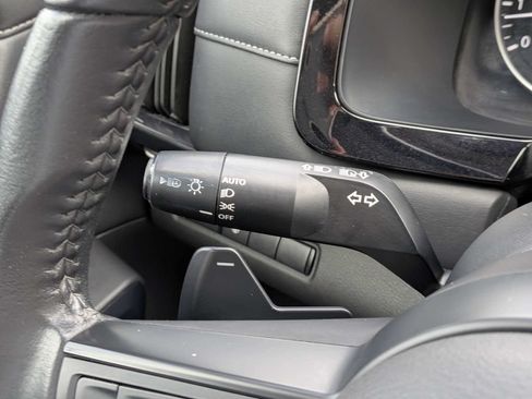 Used 2024 Nissan Pathfinder SV FWD image 24