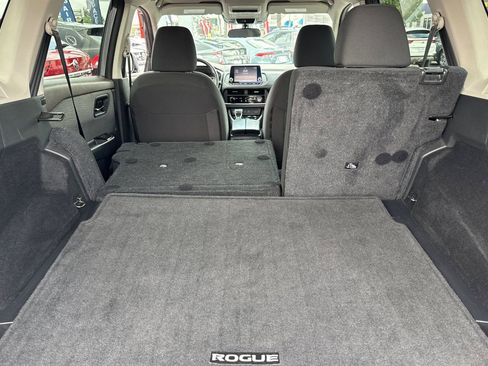 Used 2023 Nissan Rogue S image 15