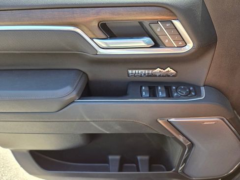 Used 2025 Chevrolet Silverado 1500 High Country AWD/4WD image 26