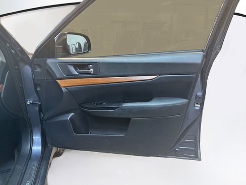 Used 2014 Subaru Outback 3.6R Limited image 33