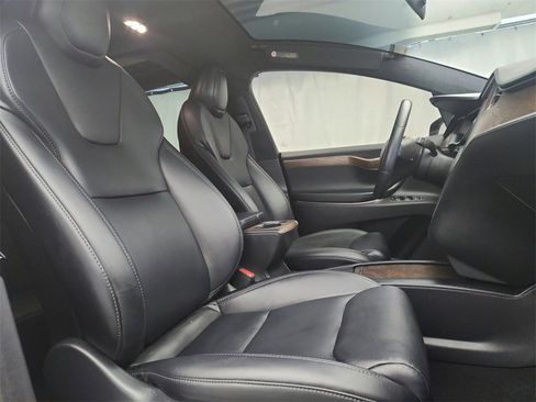 Used 2020 Tesla Model X Long Range image 26