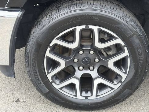 Used 2025 RAM 1500 Laramie AWD/4WD image 15