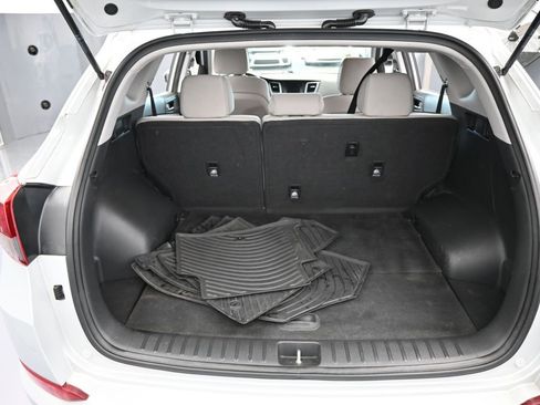 Used 2017 Hyundai Tucson SE image 37