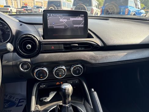 Used 2023 MAZDA MX-5 Miata Grand Touring RWD image 10