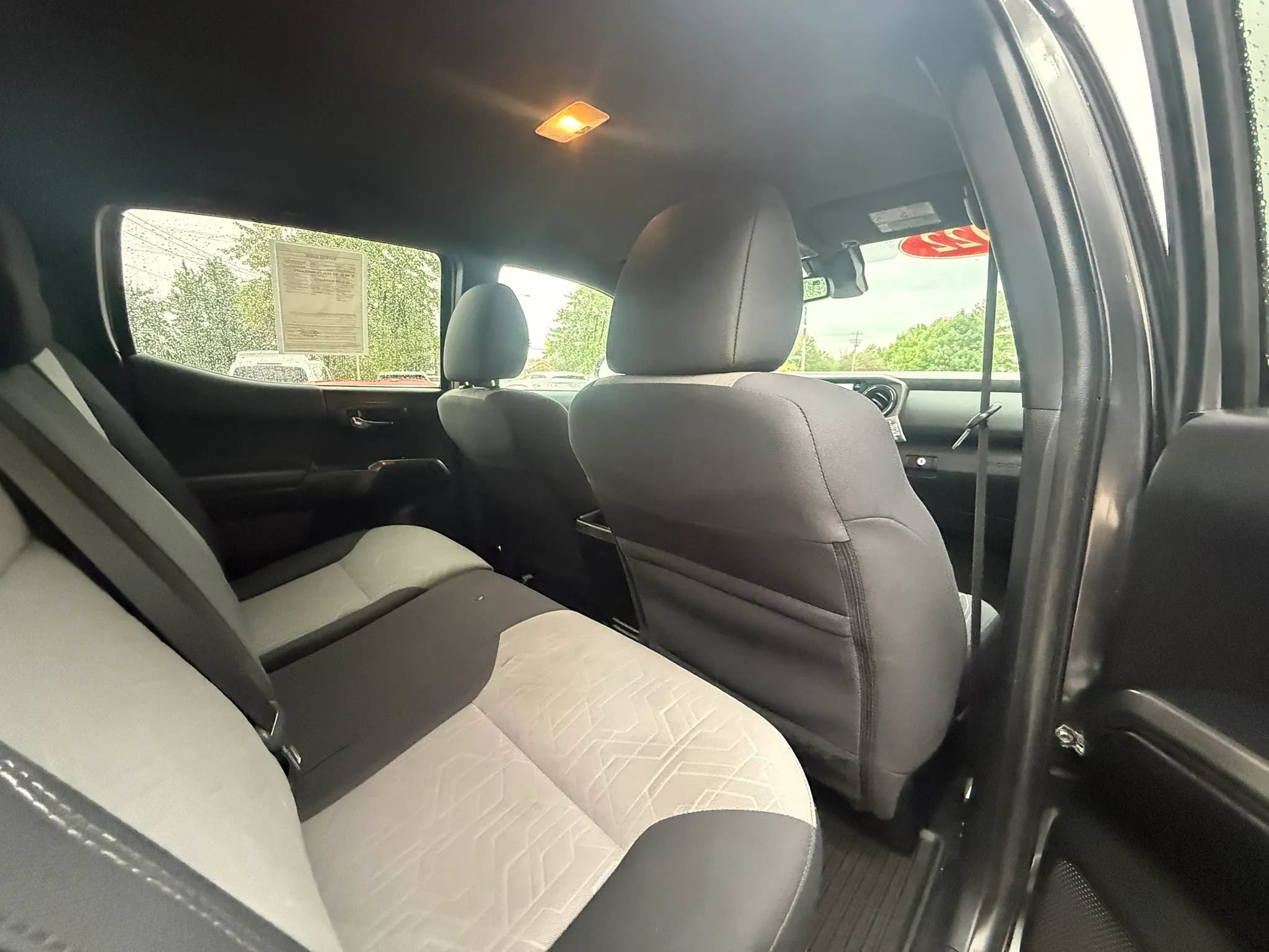 Used 2022 Toyota Tacoma TRD Off-Road AWD/4WD image 12
