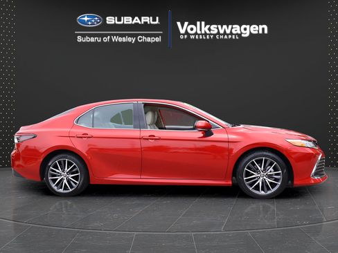 Used 2024 Toyota Camry XLE FWD image 8