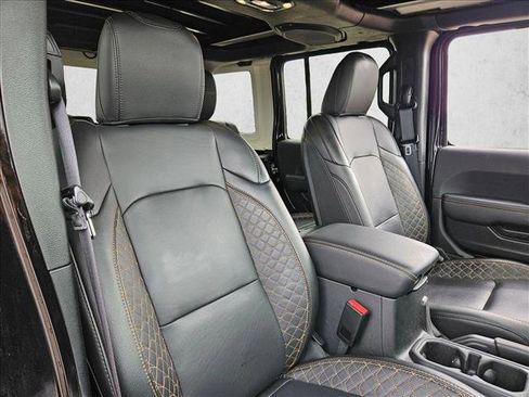Used 2023 Jeep Wrangler Unlimited Sahara image 13