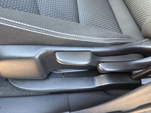 Used 2024 GMC Terrain SLE image 15