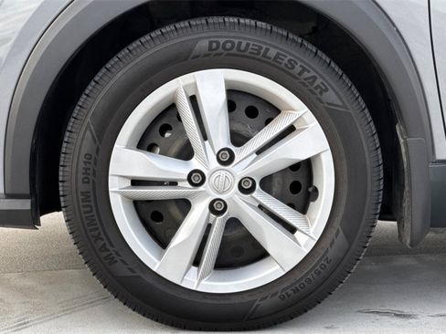 Used 2024 Nissan Kicks S image 24