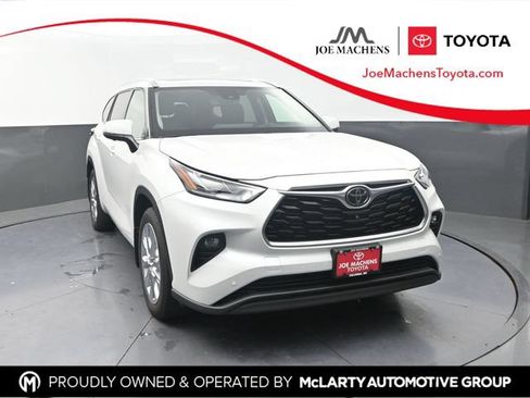 Certified 2025 Toyota Highlander Limited AWD/4WD image 1