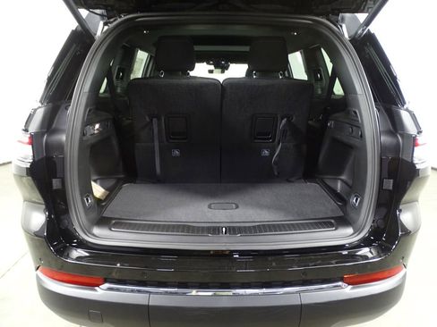 New 2025 Jeep Grand Cherokee L Laredo image 14