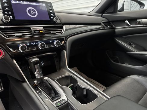 Used 2018 Honda Accord Sport image 22