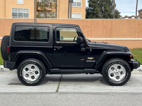 Used 2015 Jeep Wrangler Sahara w/ Connectivity Group image 3