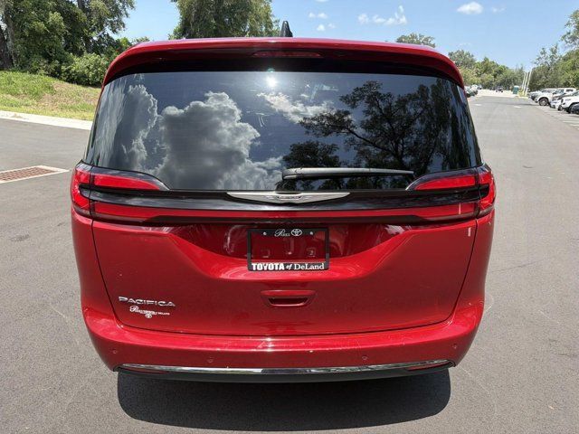 Used 2025 Chrysler Pacifica Select FWD image 3
