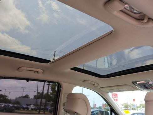 Used 2025 Genesis GV80 2.5T Advanced AWD/4WD image 12