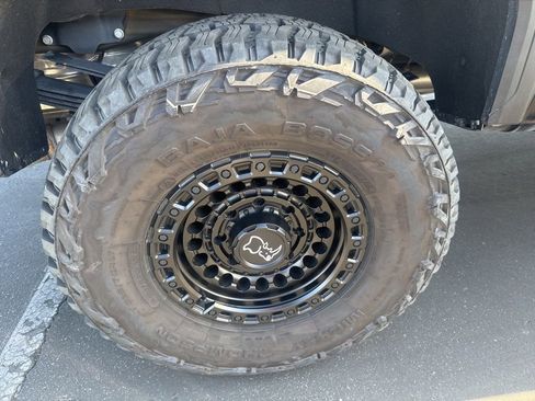 Certified 2025 GMC Sierra 2500 AT4 w/ AT4 Premium Plus Package AWD/4WD image 16