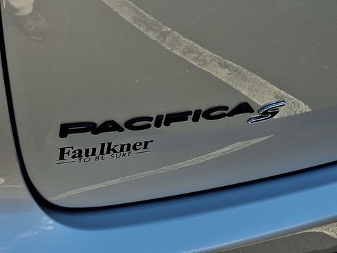 Used 2026 Chrysler Pacifica Limited w/ S Appearance Package AWD/4WD image 33