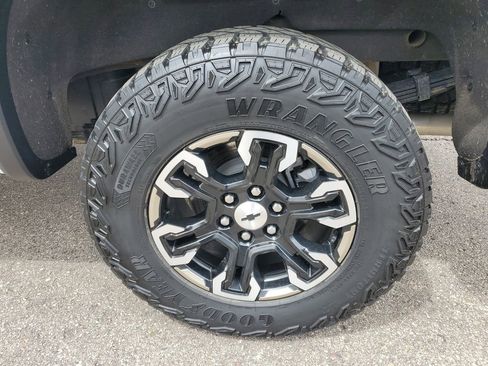 Certified 2023 Chevrolet Silverado 1500 ZR2 w/ Technology Package AWD/4WD image 33