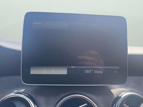Used 2020 Mercedes-Benz GLA 250 4MATIC w/ Premium Package image 22