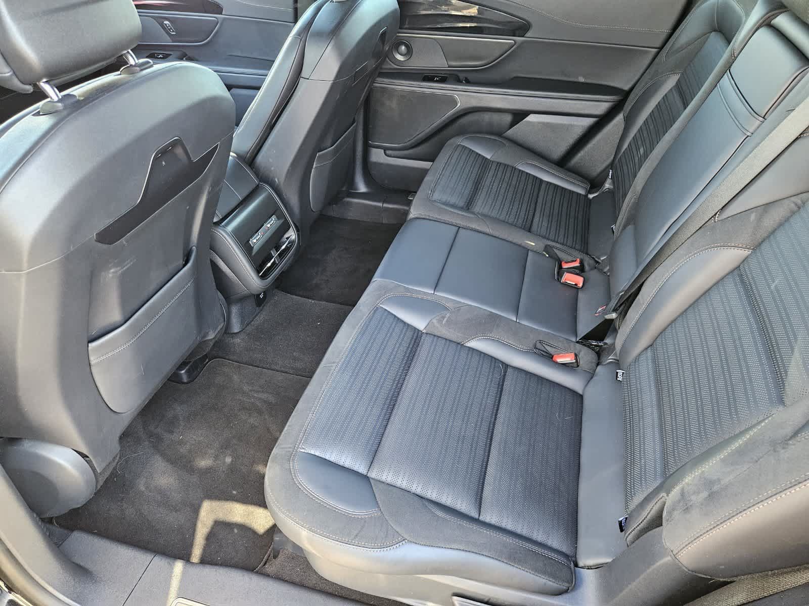 Used 2024 Lincoln Nautilus Reserve w/ Equipment Group 202A AWD/4WD image 28