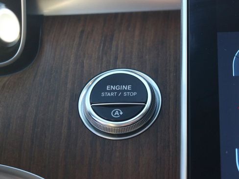 Used 2024 Mercedes-Benz C 300 4MATIC Sedan image 28