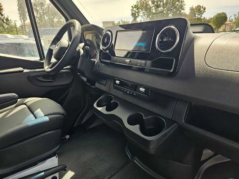 New 2026 Mercedes-Benz Sprinter 2500 image 11