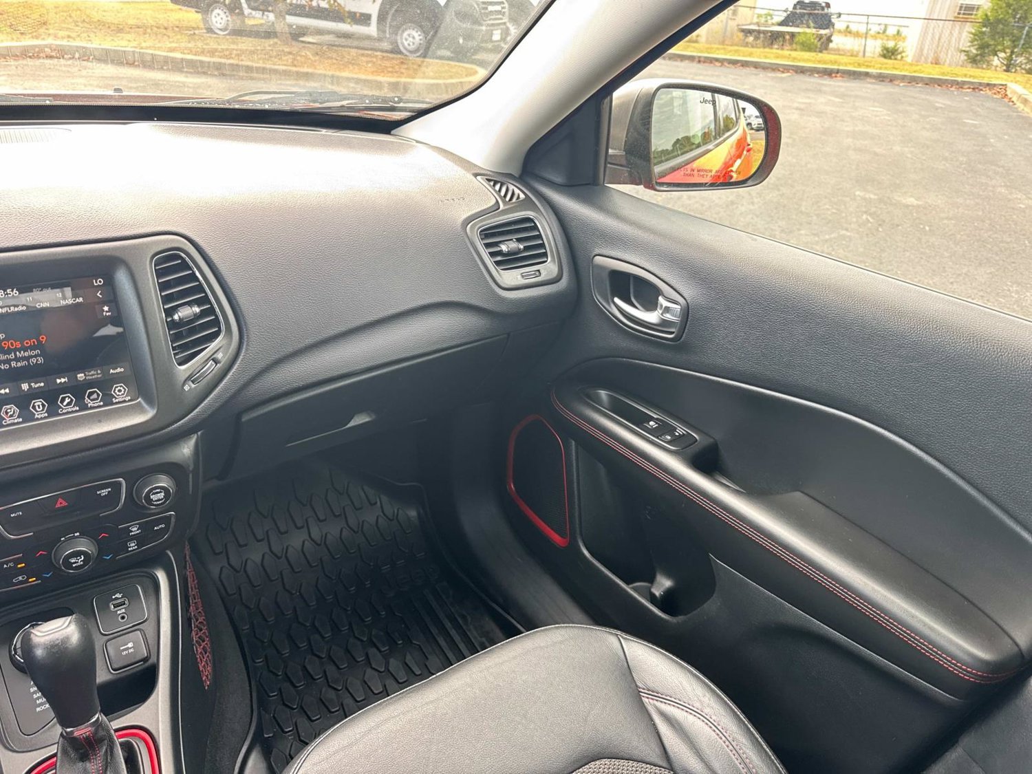 Used 2018 Jeep Compass Trailhawk w/ Cold Weather Group AWD/4WD image 23
