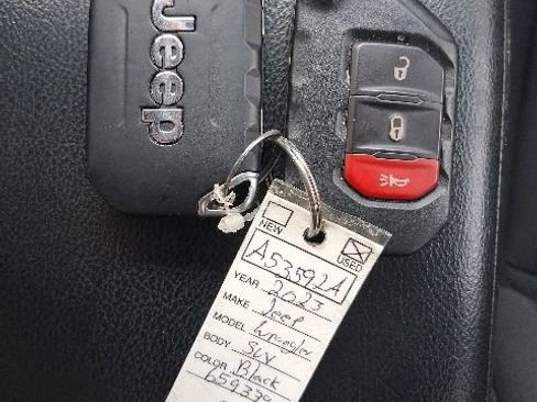 Used 2023 Jeep Wrangler Sport S AWD/4WD image 20