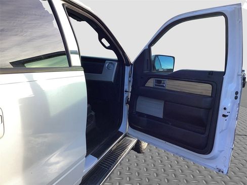 Used 2011 Ford F150 Lariat image 17
