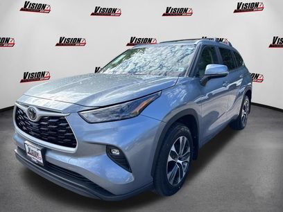Used 2024 Toyota Highlander XLE