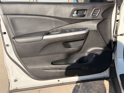 Used 2016 Honda CR-V Touring image 10