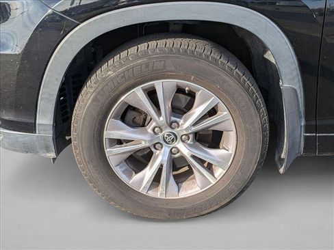 Used 2016 Toyota Highlander Plus image 16