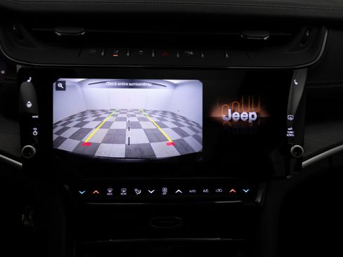 New 2026 Jeep Grand Cherokee L Limited w/ Limited Altitude Package AWD/4WD image 6