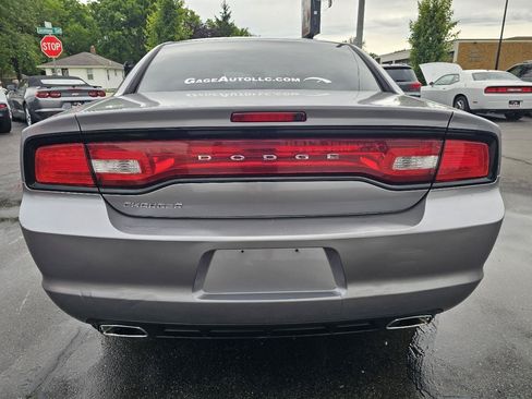 Used 2013 Dodge Charger SE RWD image 10