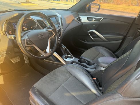 Used 2016 Hyundai Veloster w/ Option Group 02 image 10