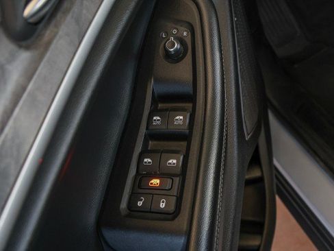 Used 2022 Jeep Grand Cherokee L Limited w/ Black Appearance Package AWD/4WD image 28