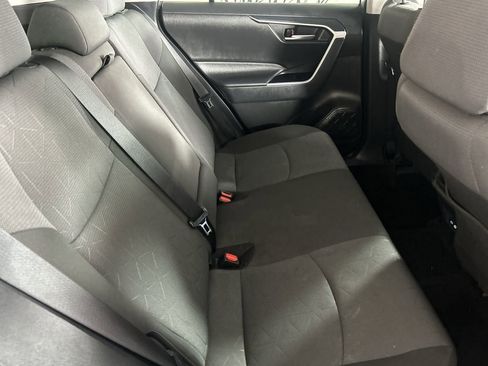 Used 2025 Toyota RAV4 XLE FWD image 25