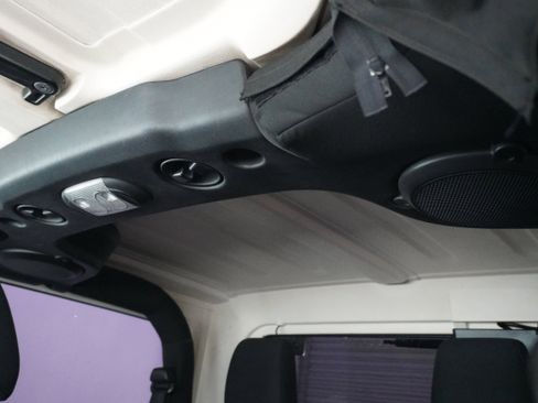 Used 2011 Jeep Wrangler Sahara w/ Connectivity Group image 14