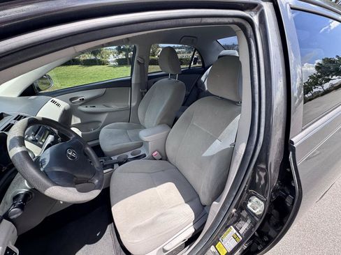Used 2012 Toyota Corolla L FWD image 18