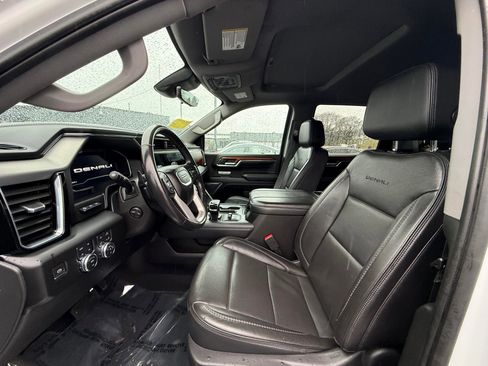 Used 2023 GMC Sierra 1500 Denali w/ Technology Package AWD/4WD image 9