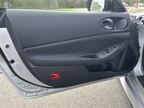 New 2025 Nissan Z Performance w/ Floor Mat Package image 11