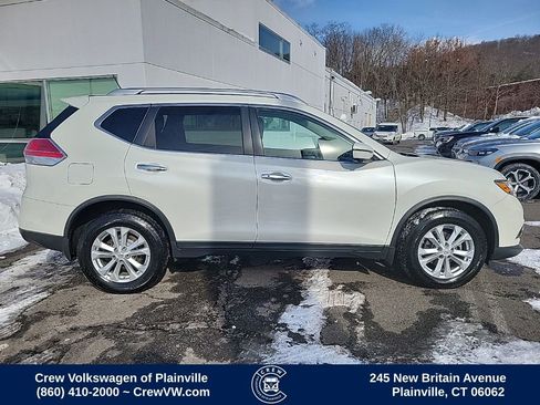 Used 2016 Nissan Rogue SV w/ SV Premium Package image 34