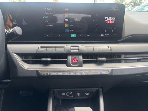 Used 2025 Kia K4 FWD image 17